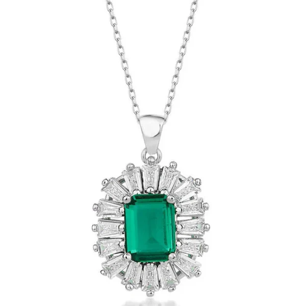 Exquisite Emerald Baguette Necklace – Timeless Elegance For The Modern Woman