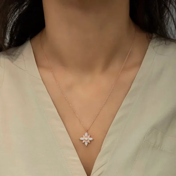 925k Beautiful Rose Gold Women’s Necklace With Hope Flower Pendant – Limited Edition - immagine 2